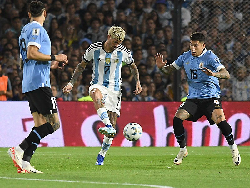 Mal planteo de Scaloni.

Puso a De Paul de titular sabiendo que el 7 en La Bombonera no apareció nunca.