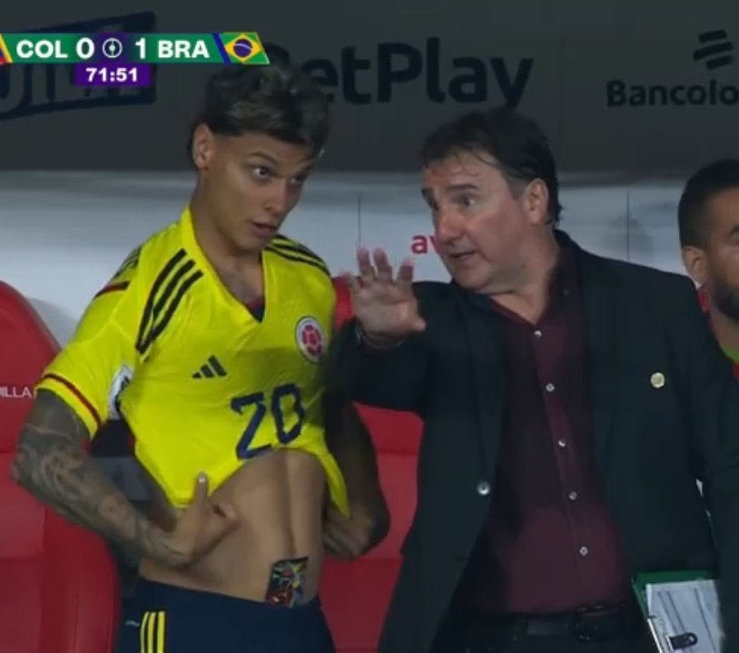 Crisuti14's tweet photo. Cuando tengan tiempo hablamos de quien cambió el partido y empujó al equipo a ir al frente. Jugador de tik tok le decian. Gracias minino gostoso. https://t.co/5DvSqb19FZ