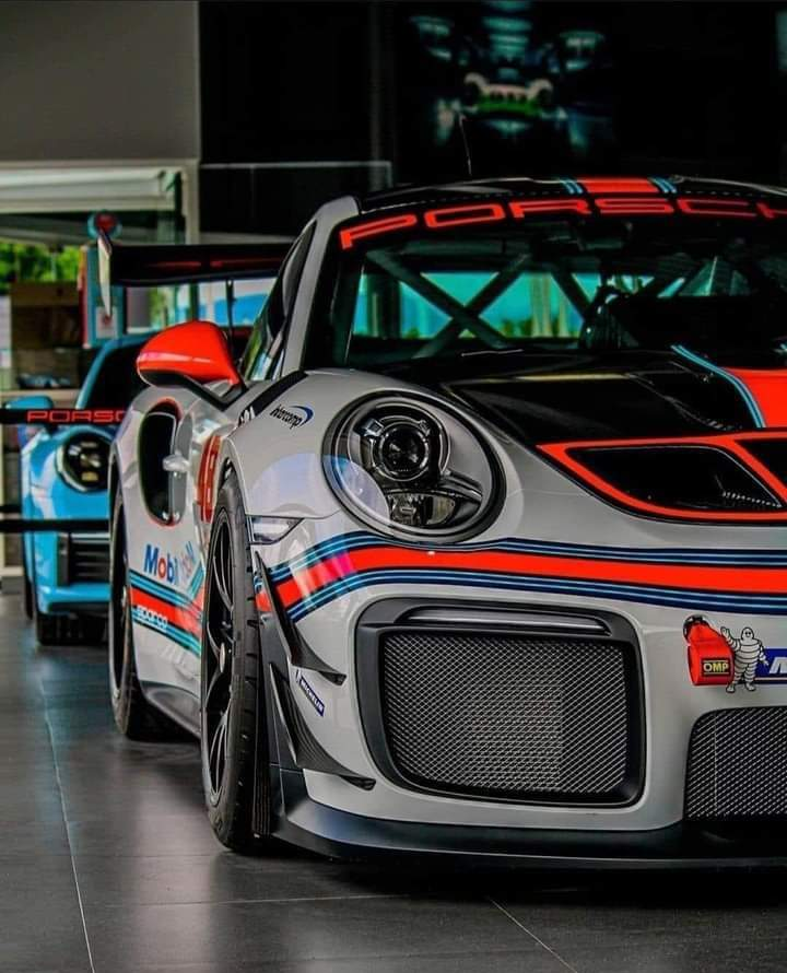 Oscarol95842891's tweet photo. #Porsche 🩶❤️ https://t.co/KWbnkTt3ft