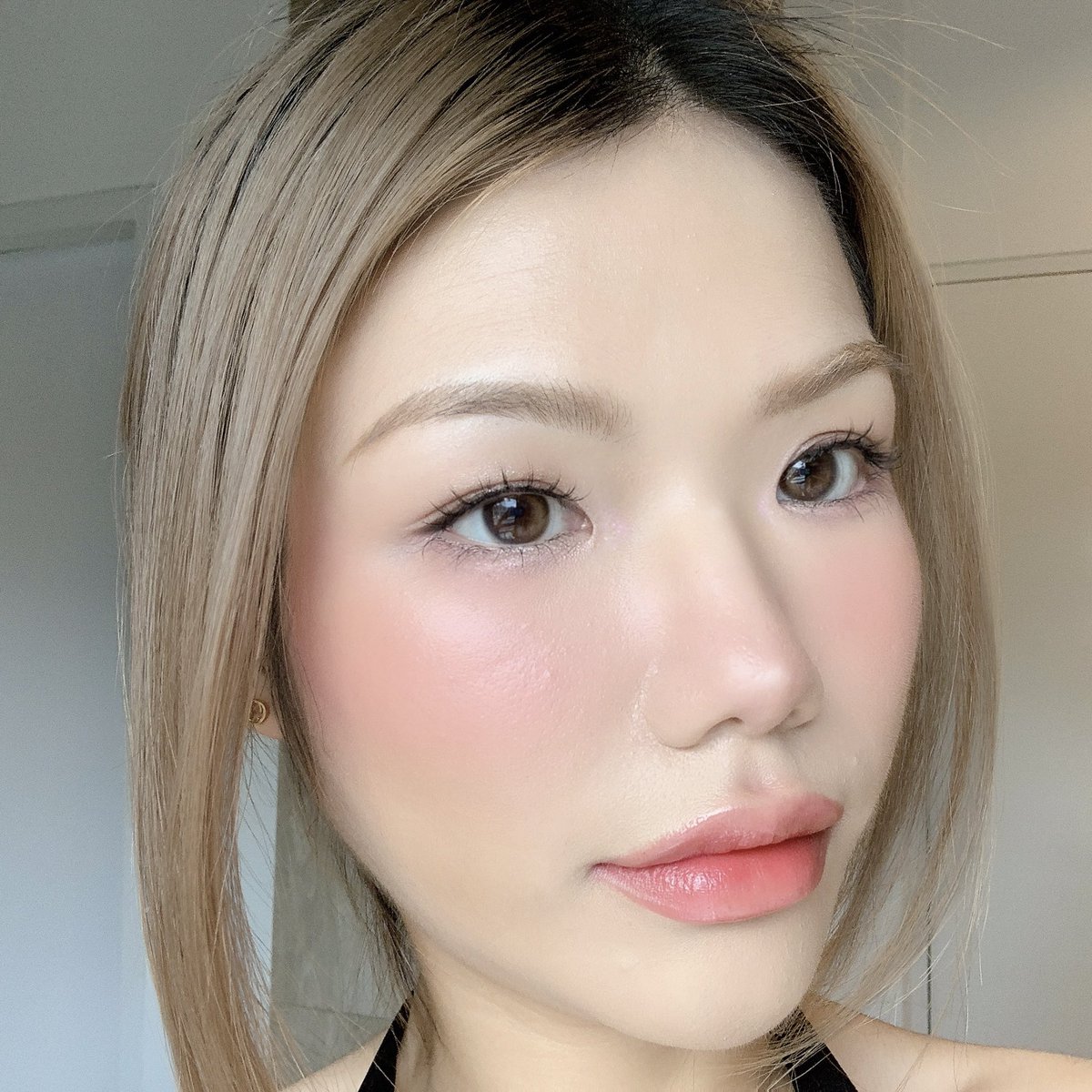 mintitapop's tweet photo. เราใช้ยี่ห้อนี้ตามคนใน tiktok คิ้วคือสีอ่อนลงเยอะ แต่แนะนำต้องทำสีผมนะถ้าไม่ทำ แล้วผมดำสนิทมันแอบตลกงะ แต่ใดๆภาพรวมคือหน้าละมุนขึ้นเลยพอคิ้วสีอ่อนลง https://t.co/9F40YaY5uA