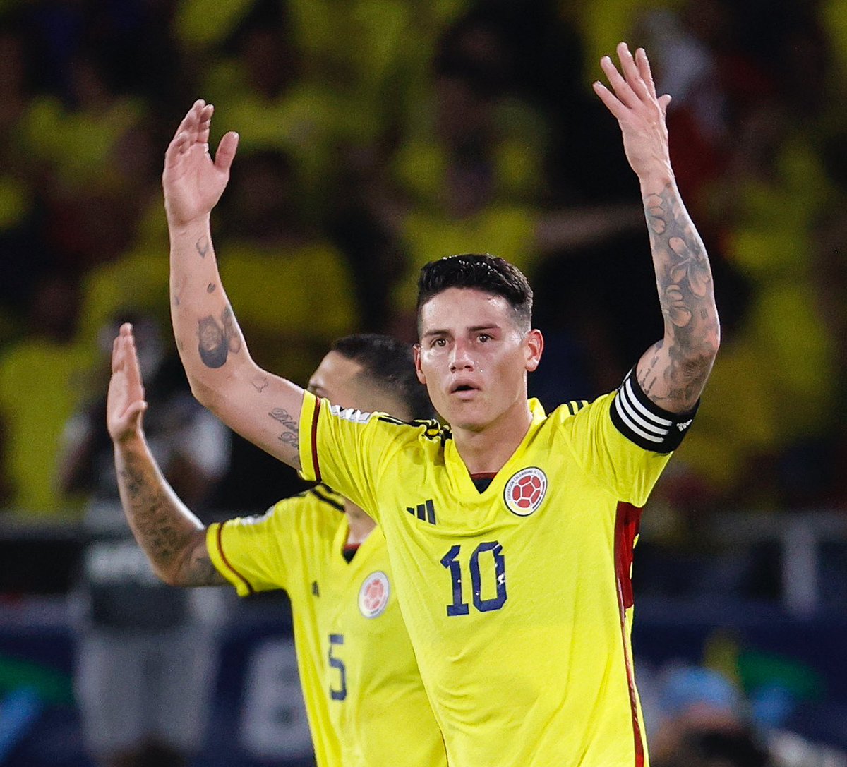 Juezcentral's tweet photo. Así como cuando se le critica que no está bien, hay que alabarlo cuando rinde así. Hoy, protagonista y asistidor en el gol de la remontada. Post de apreciación para el capitán James Rodríguez. https://t.co/03NhSNN3Rr
