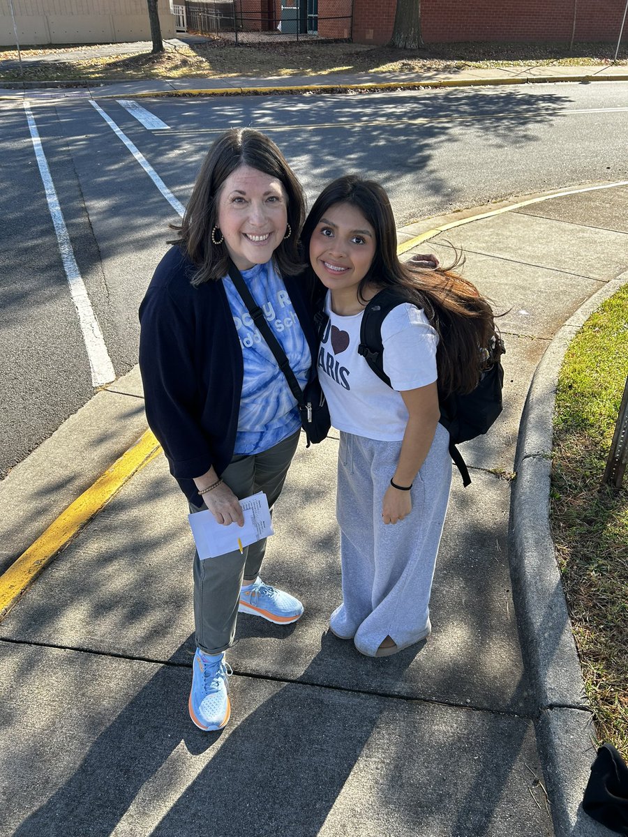 rachelwsweeney's tweet photo. It was an amazing morning at @Chantilly_HS as our @RockyRunMS 8th graders experienced the hands-on learning that is the hallmark of the Chantilly Academy. It was also a chance to reconnect with former students who continue to make us proud. @agslevin @jmtiss @FCPSR5 https://t.co/X3iQWlU0bW