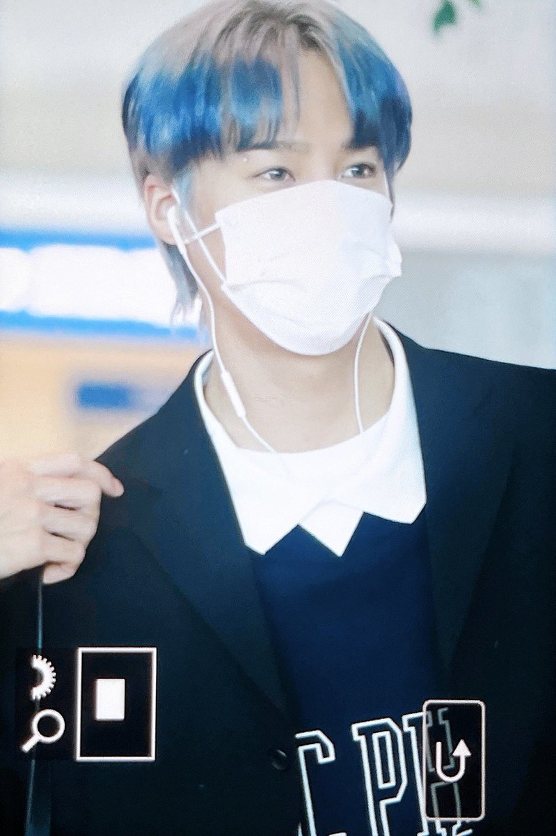 _LOVE_MOMENT's tweet photo. 231117 ICN 

. ᕱ⑅ᕱ
꒰ྀི σ̴̶̷̤ .̫ σ̴̶̷̤ ꒱ྀི   .oO
꒰১💙໒꒱

#VAV #브이에이브이 
#AYNO #에이노 #노윤호 https://t.co/bXrqD6ZLYP