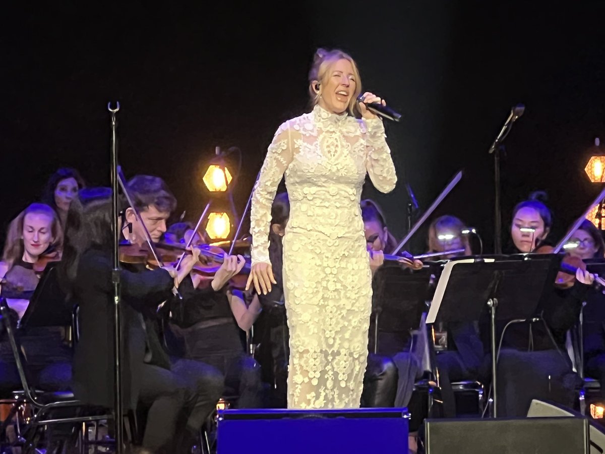 Legendary concert in progress…<a href="/elliegoulding/">Ellie Goulding</a> is crushing on the highest level right now.