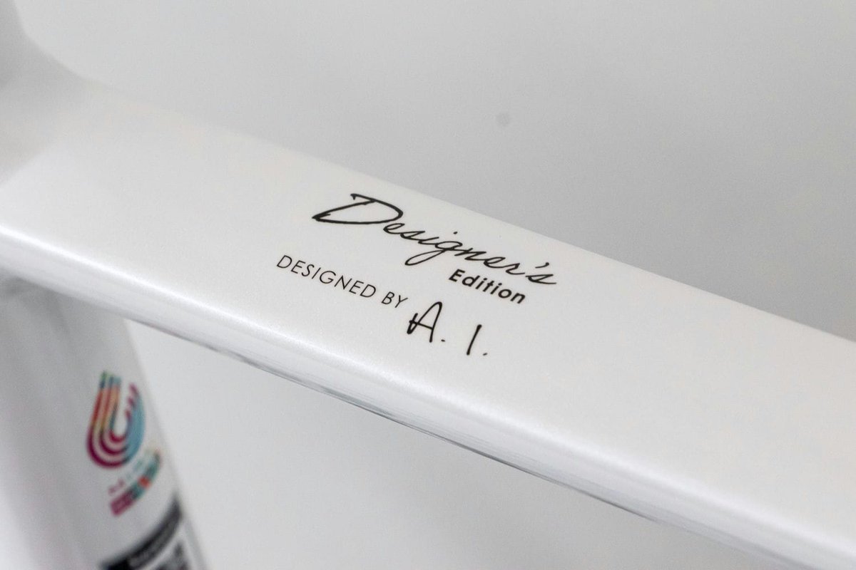 KhodaaBloom's tweet photo. 6月に発表した受注生産モデル「RAIL DISC RAIL DISC デザイナーズエディション Designed by A.I.」が発売を迎えました!
実物は予想以上におしゃれな仕上がり👀!
販売店の一覧をこちらのページに掲載しております。ぜひご来店いただき、実物をご覧ください~
https://t.co/nk7TPS9Fpt
#designedbyAI https://t.co/5fLiw3s6RY