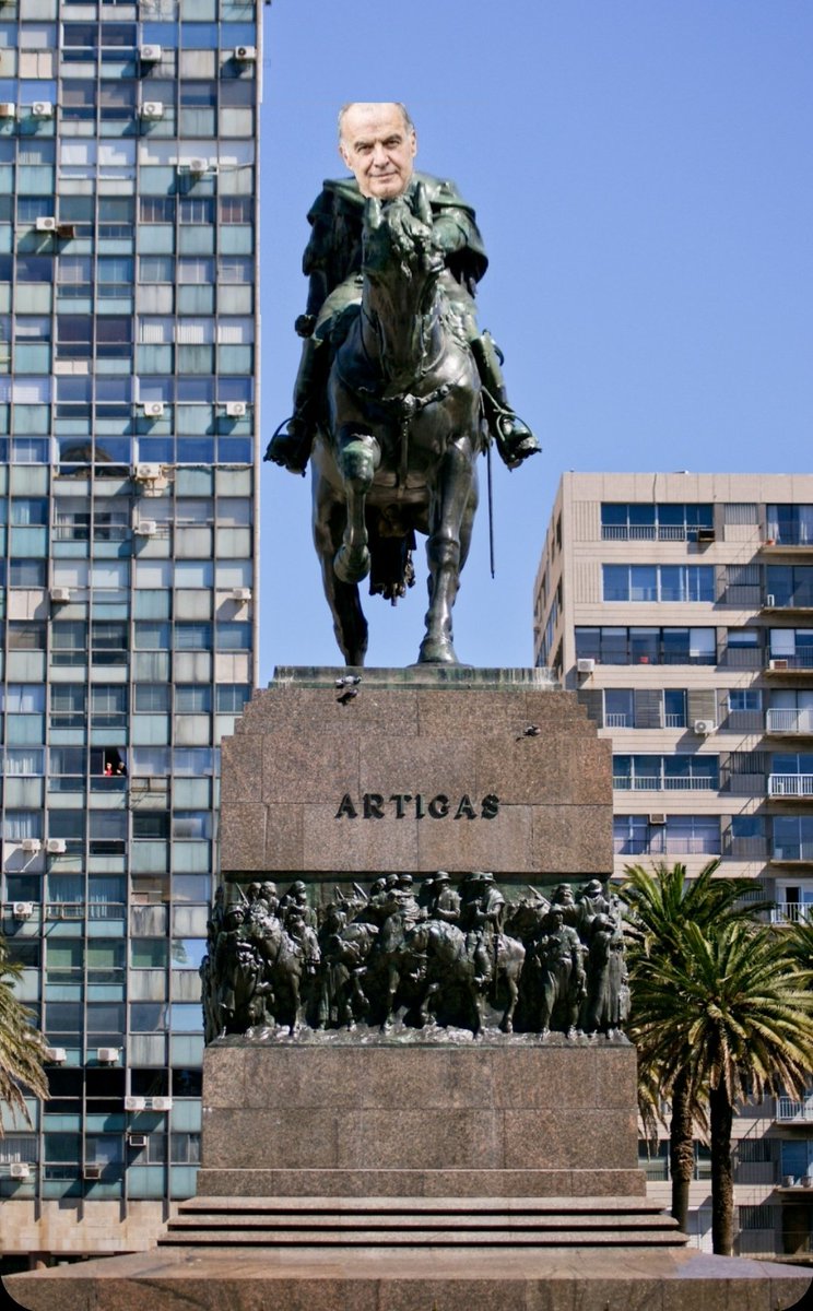 Monumento "Don Marcelo Bielsa" jefe de los orientales 🇺🇾
