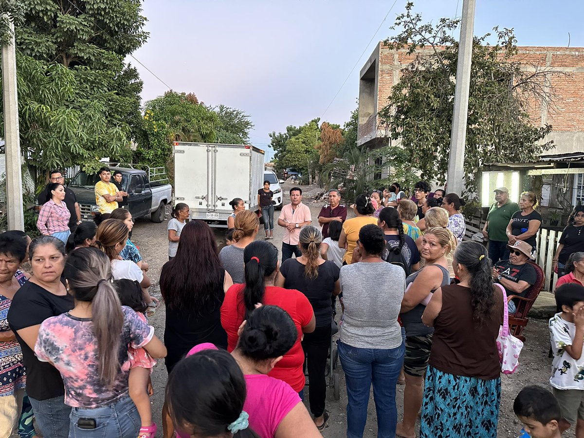 LoarL's tweet photo. Desde que inició Villa Tutuli hemos estado presentes y siempre me han regalado una sonrisa y un abrazo sincero, gracias por hacerme sentir en casa y permitirme verlos crecer, seguiremos trabajando a su lado porque #LOARemosJuntos #VaPorTiRosa https://t.co/fF4KbB1OVV