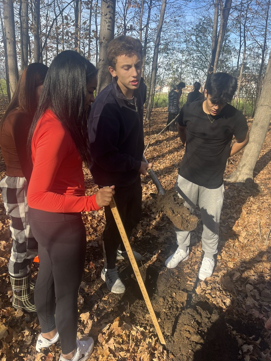 kerry_brennan4's tweet photo. Lots of awesome things happening at Troy High…

Shark dissection in Mrs. Zedan’s Anatomy &amp; Physiology class AND soil testing with Mr. Zynda’s AP Environmental Science students!

#WeAreTC 🦈🌎 #TroyColts https://t.co/d17HJuz96G
