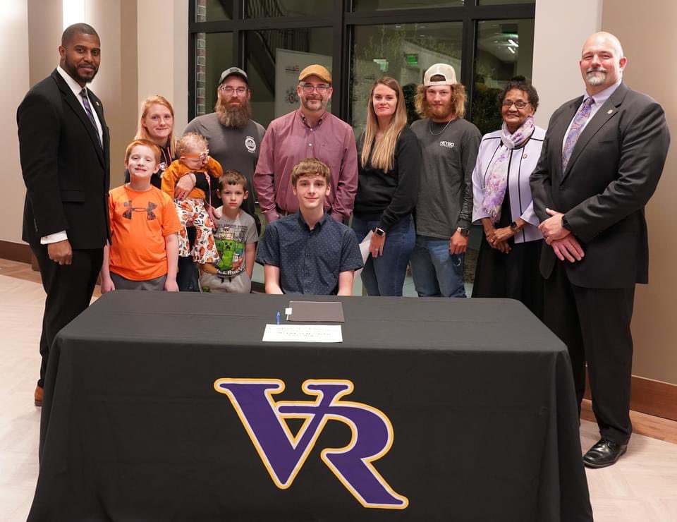 scottkcowart44's tweet photo. Congratulations to our 2023 REACH Scholars!  Will be exciting to watch these five students over the next four years as they work to earn this scholarship opportunity for their future!  #24STRONG #WhatEverItTakes https://t.co/EI69EEWsVl