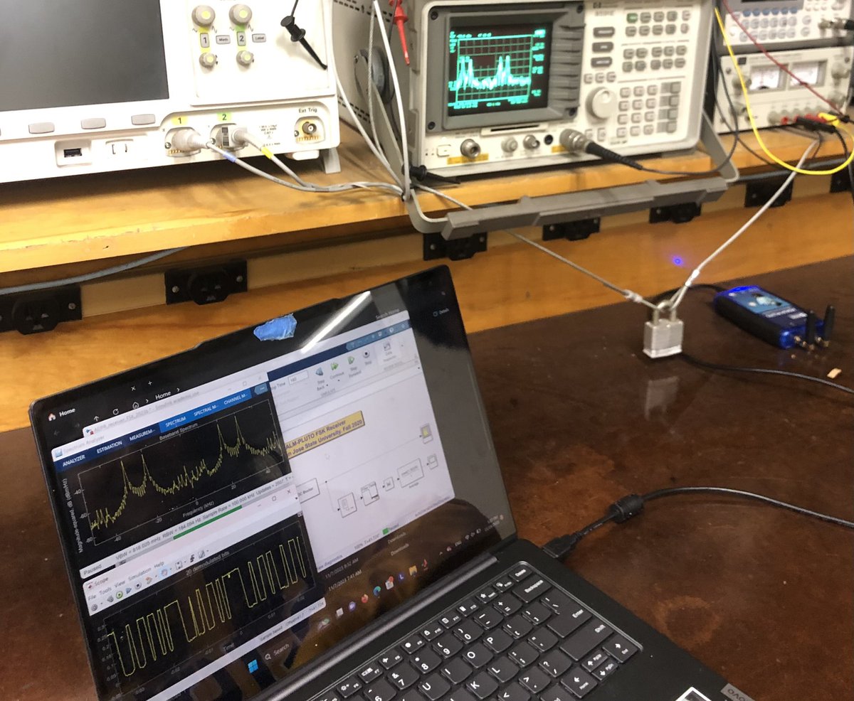 rhmza's tweet photo. FSK link experiment with frosh students at the Cheadle RF comm lab . Engineering Project Success #SJSU https://t.co/CcrJyeRNMg