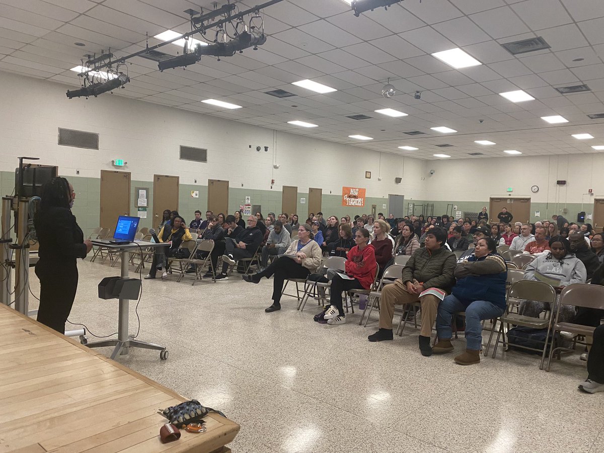 ETHSCounseling's tweet photo. Full house tonight for Financial Aid Information! We love our families for always showing up and we love @JohnsHopkins for the fantastic partnership we have built! @EasternTechHS @BCPScounseling https://t.co/GjYjxkcYQk