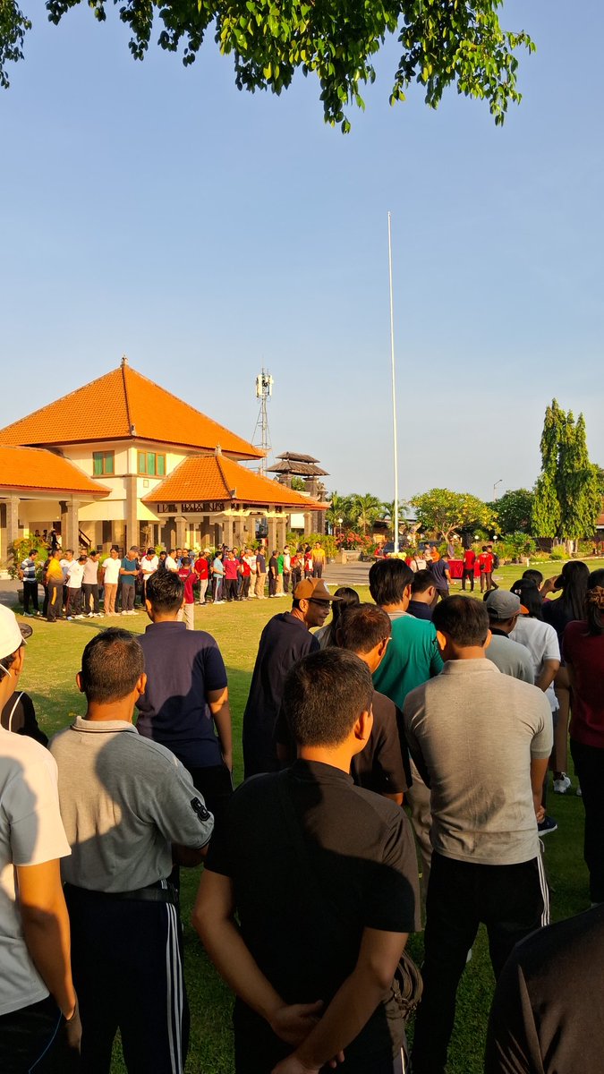 Tertumben semengan milu apel krida