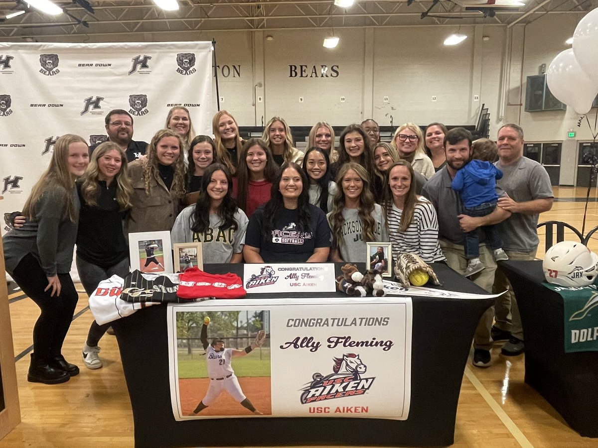 HoCoSoftball's tweet photo. Congrats to @Fleming2024Ally, @JacyHarrelson, and @TessRollins22 on signing tonight to play ball at the collegiate level!! https://t.co/okPkd9DUVE