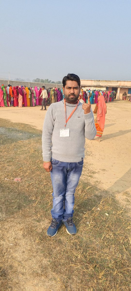 देश के समृद्धि, विकास एवं अखंडता सुनिश्चित करने हेतु मैने स्वतंत्र अमूल्य मतदान किया ।और आप सभी से भी अनुरोध है की  सारे काम छोड़ कर मतदान अवश्य करे।