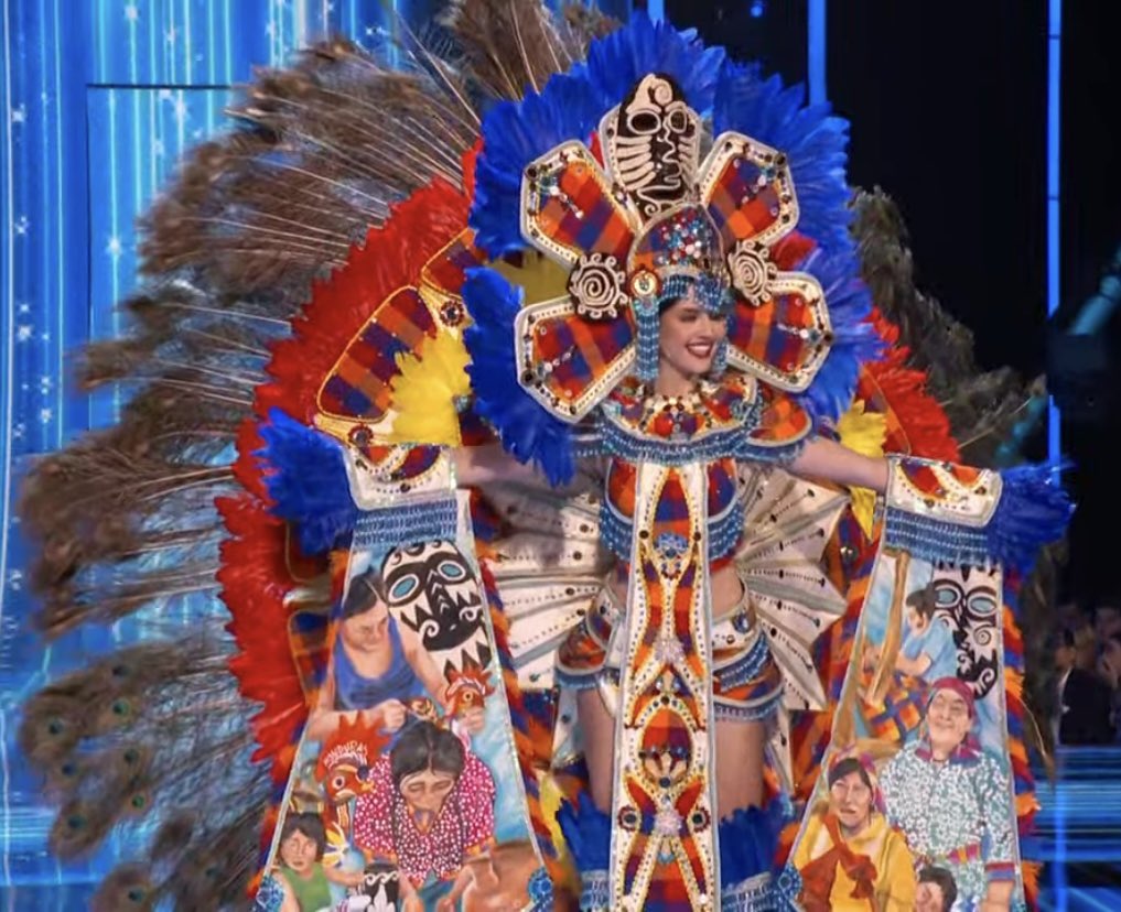 Traje tributo al trabajo de la mujer Lenca 💙🤍💙

Una joya considerando que hay mas de 500 años de tradición en los textiles Lencas, y estos nunca han sidos modificados con el paso del tiempo. 🇭🇳 

Muy hermosa @ZuheilynC 

#MissUniverse #nationalcostume #honduras