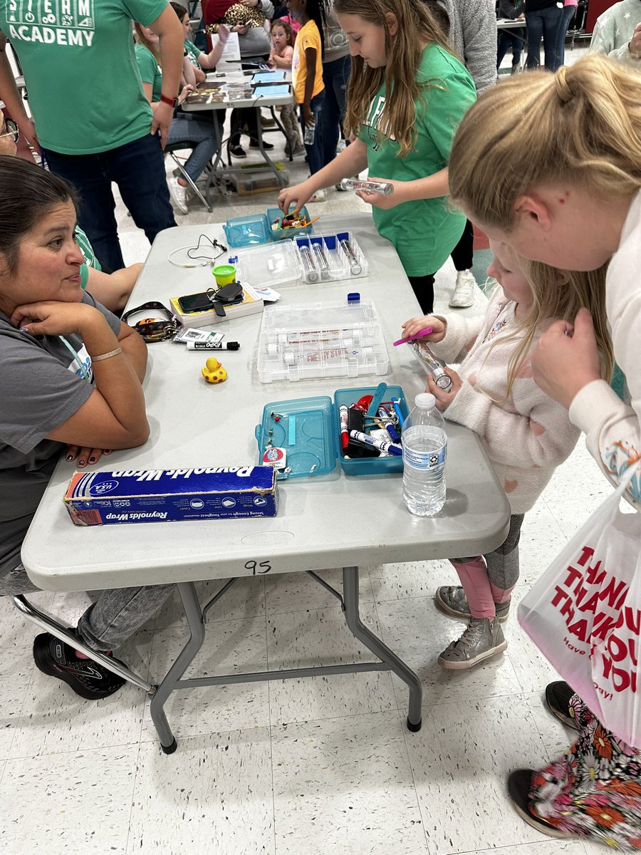 massey3rdgrade's tweet photo. Howry STEAM night!  It was so nice to see current and former students! @CAllenEdu @LakeWorthISD @HowrySteam https://t.co/fZREtXIAQV