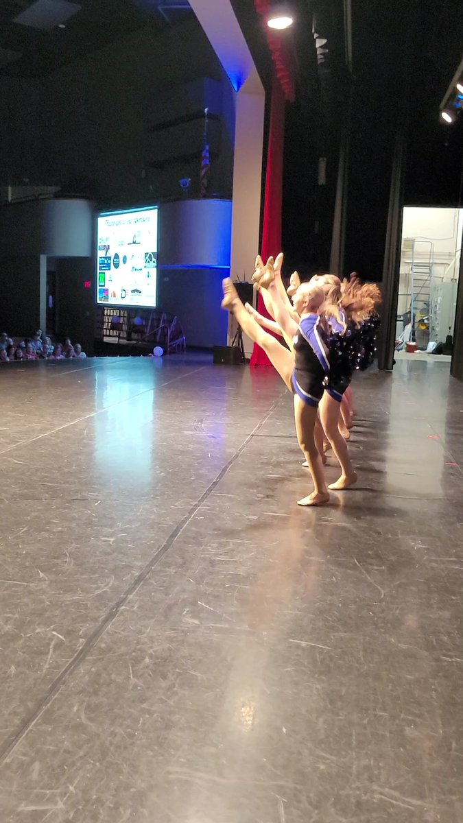 JHS_R7_Dance's tweet image. So proud of these girls and their performance tonight! #jeffersonjayettes