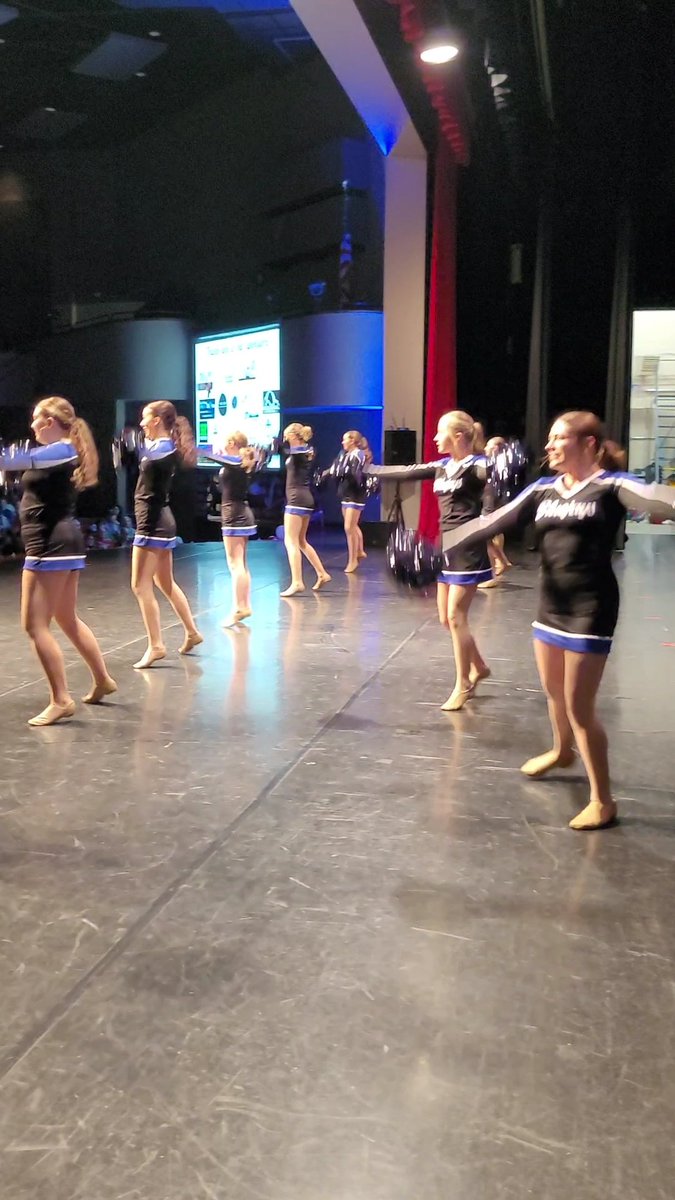 JHS_R7_Dance's tweet image. So proud of these girls and their performance tonight! #jeffersonjayettes