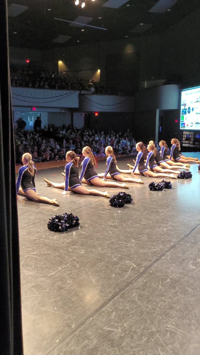 JHS_R7_Dance's tweet image. So proud of these girls and their performance tonight! #jeffersonjayettes
