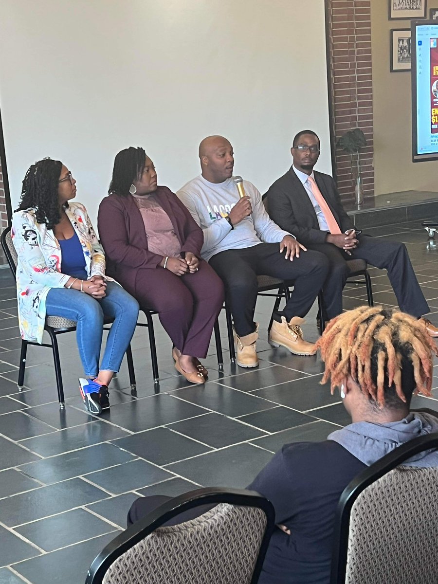 I want to thank The “💼” @securethebagtour HBCU tour for inviting me back to my alma mater @scstate1896 to participate in the SC State Alumni Trailblazer Panel. It was truly an honor to share the stage with three other phenomenal alumni. #SecureTheBag #HBCU #Trailblazer #SCSU