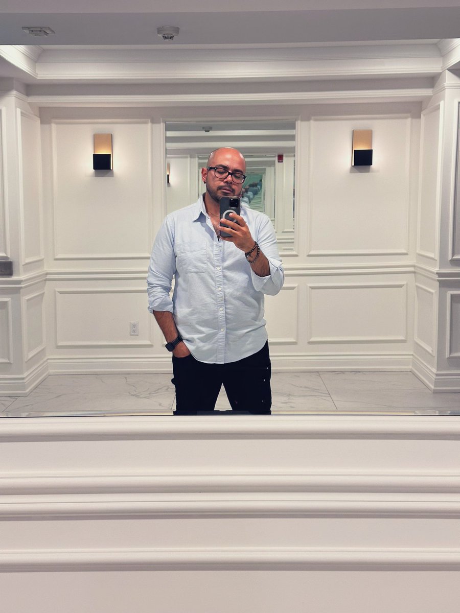 آنکس که نداند tweet media