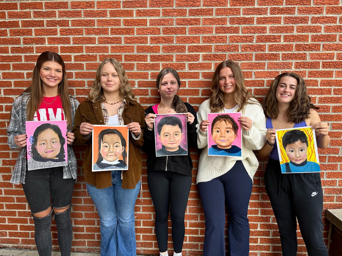 artsyang08's tweet image. Corbin art students have been participating in #thememoryproject for the past 18 years! Love continuing the tradition for such a worthy cause! These children live in Colombia and will soon be delivered their portraits! @KedcARTS @KEDCGrants @KEDC1 #Artportunity