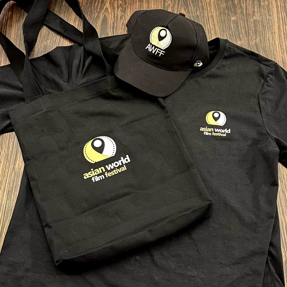 christashima's tweet photo. Always sweeter when the #filmfest gives filmmakers some cool #swag: T-shirt, cap and tote. Plus, a bottle of @DutcherCrossing 2019 #chardonnay. What⁉️🥂Thanks @asianworldff❗️ #classact #giftbag #AWFF2023 #AWFF #filmfestival #VIP #oscarwinnerperks 😮🎬🎉🛍️🙏 https://t.co/UyanDbeQGN