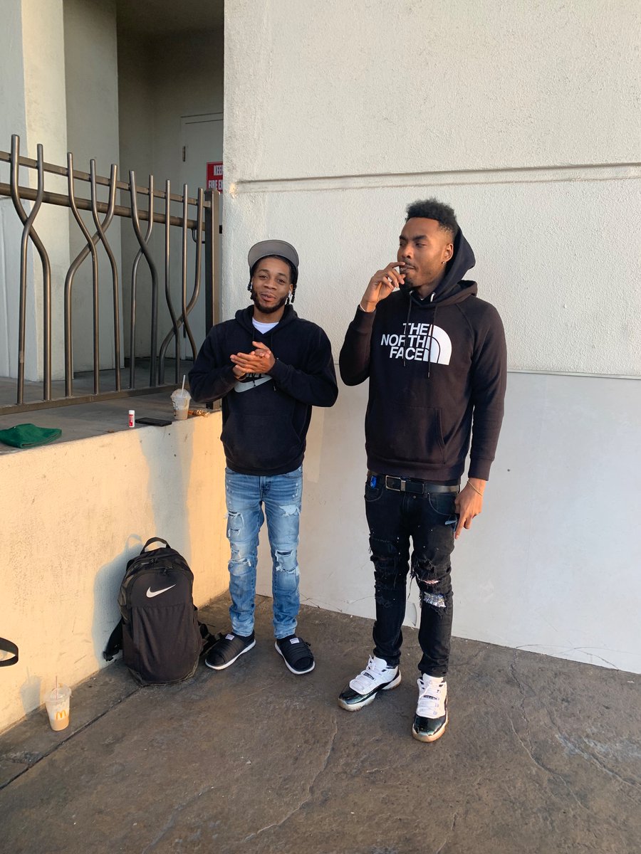 DeshaunJordan4's tweet photo. Broskiii.. @Richmarl0n follow us on twitch. @RxchTay &amp; @Richmarlon50 #901 #Twitch #Streamers #Memphis https://t.co/ZYff8h6rwp