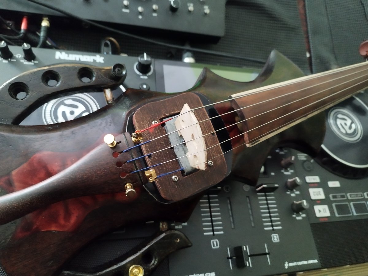 midejean's tweet photo. New Blog Post
The Ultimate Guide to Impulse Response in Electric Violin Playing. PART I - https://t.co/YoFdAWBJsk https://t.co/DhlcAiOvWm