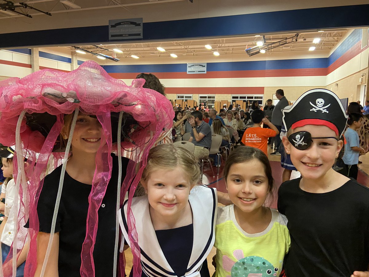Thank you <a href="/nikkisinger/">Nicolette P.</a> and Mr. Perez for a fantastic and funny 4th grade musical!! I’m also so impressed with our arts program in Katy. <a href="/ShaferTweets/">Shafer Elementary</a> <a href="/KatyISDFineArts/">Katy ISD Fine Arts</a>