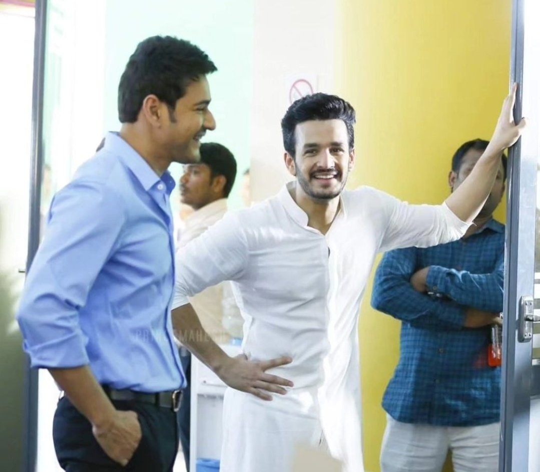 Unseen Pic 🤩 ❤️ 
#MaheshBabu #AkhilAkkineni