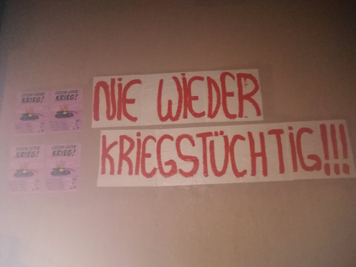 Sama32Haus's tweet photo. @nk_12049 #Strassenkunst #Infowand "Nie wieder kriegstüchtig!" https://t.co/J3PF4GZZvg