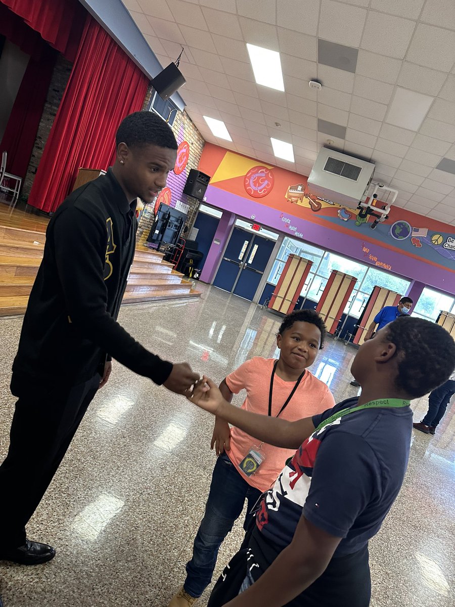 MooreCounselor's tweet photo. Looks like we recruited some great Mentors for our @GoodmanES_AISD scholars!! Thank you @DeltaTheta1949 #CollegeWeek2023 https://t.co/soMwih2QV9