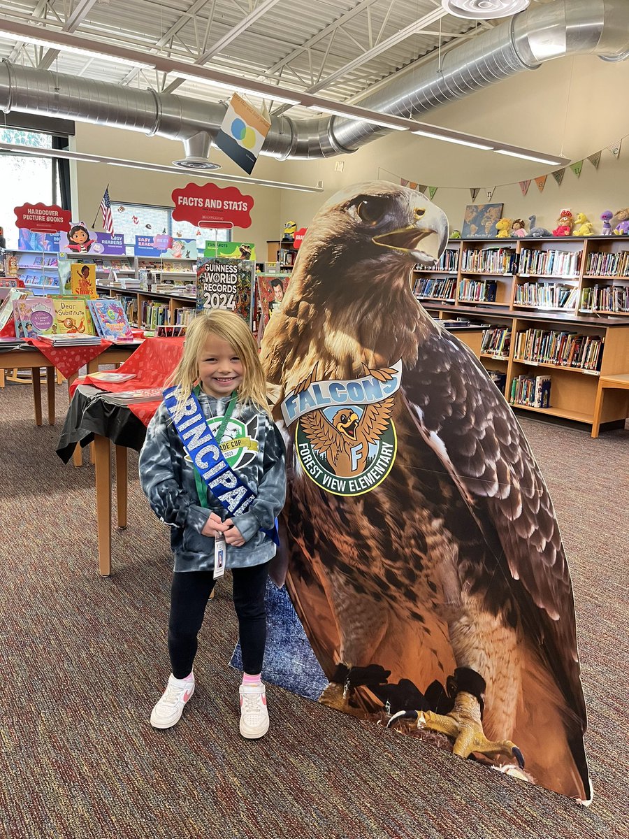 ForestViewES's tweet photo. FVE Principal for A Day!  @EverettSchools https://t.co/PkO0liyY3J