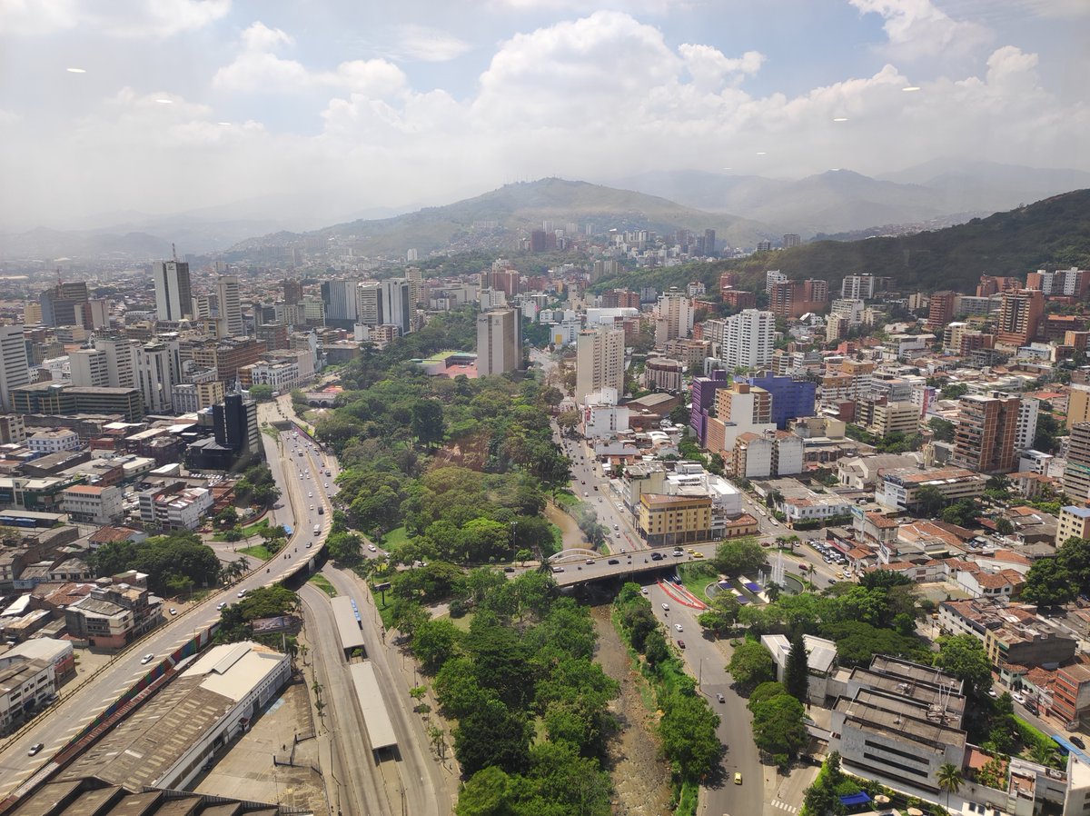 madepsico's tweet photo. @unad_zcsur  Participamos con  Corpoeducación y la Secretaría de Educación de Cali , en mesa de trabajo para fortalecimiento de los Proyectos Institucionales Educativos Rurales #MásUnadMásEquidad 💙🧡💛 https://t.co/0onINf5yKl