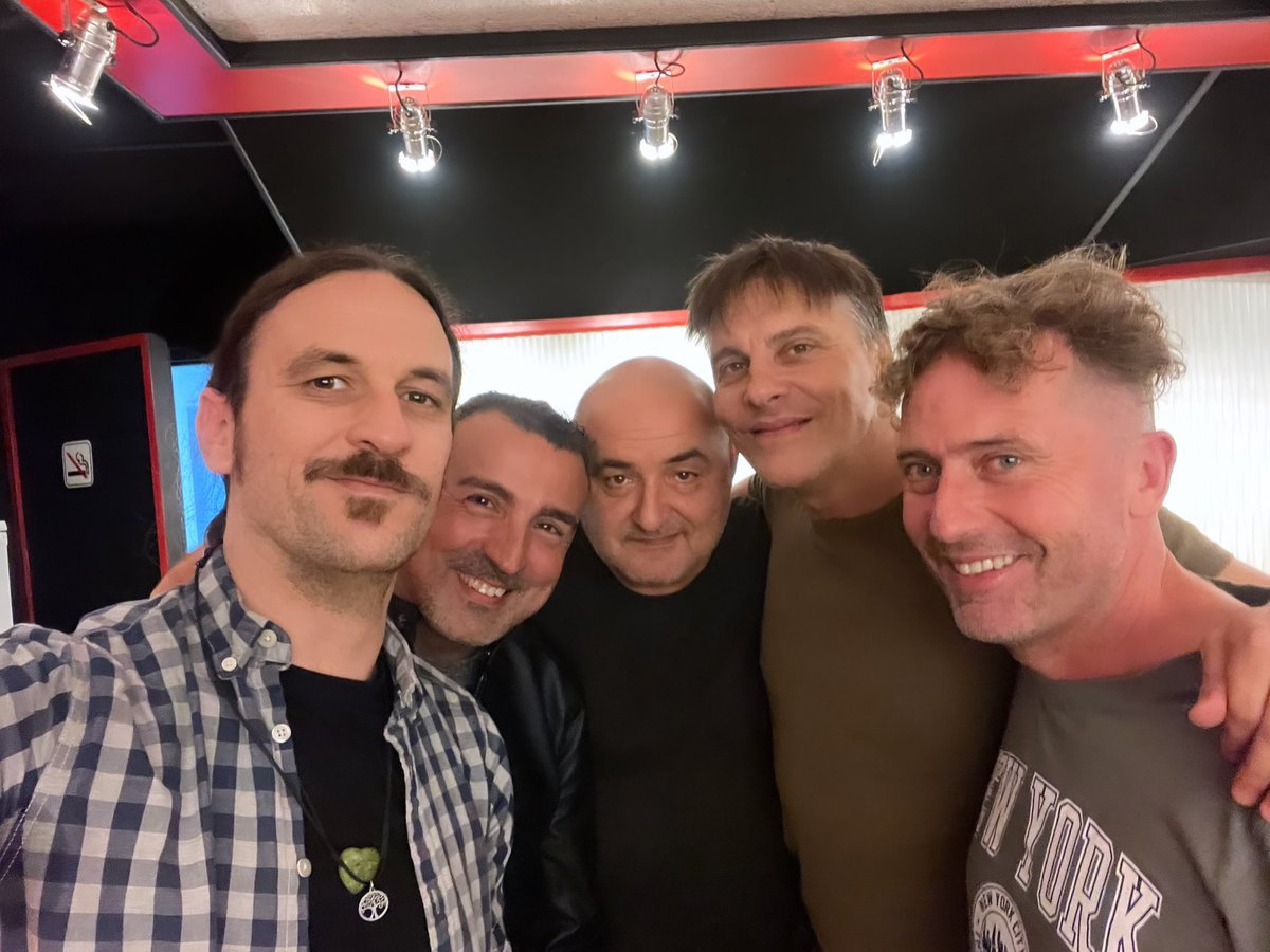 Ressonadors's tweet image. Sa banda ja està preparada per donar-ho tot aquest dissabte a les 21:30h a Santa Gertrudis!

#ressonadors15anys