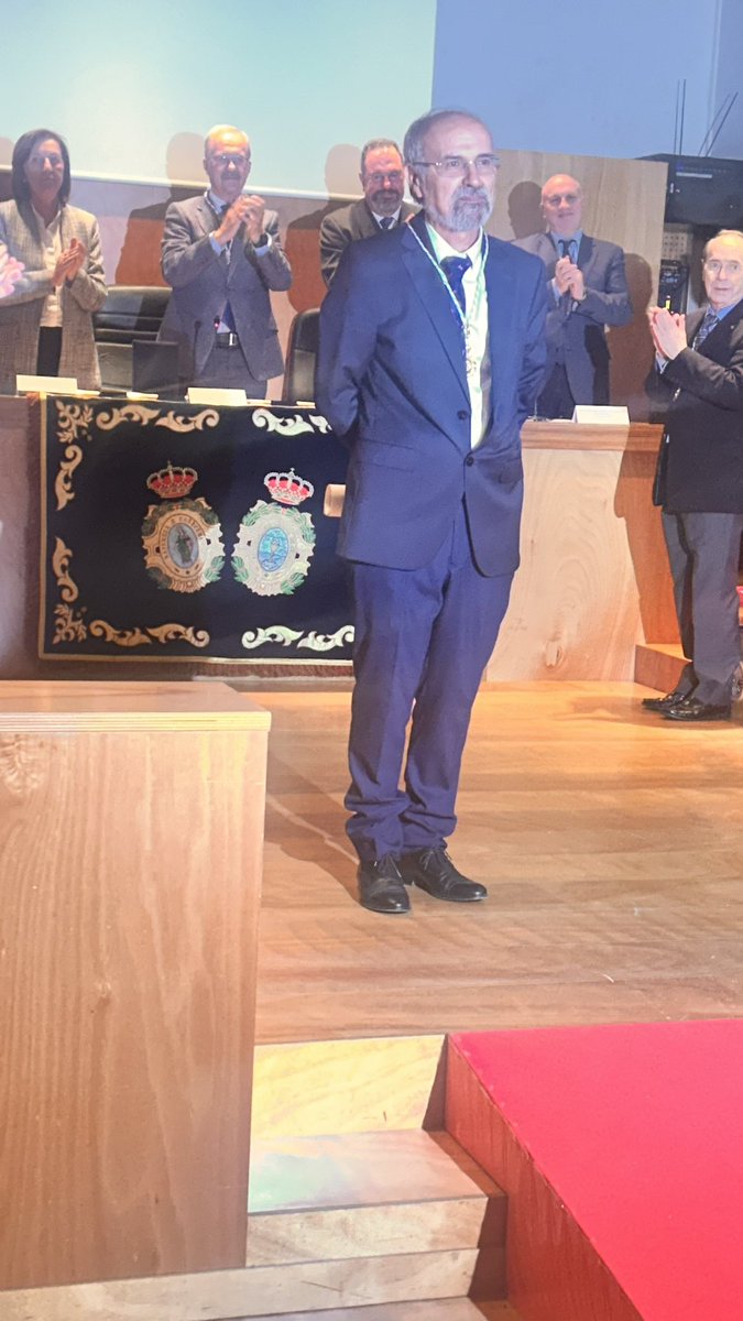 sisi_seoane's tweet image. Ingreso de Carlos Dieguez en la Real Academia de Ciencias de Galicia @cimususc @idis_research @DCOBN @ACIS_sergas @santiagosergas