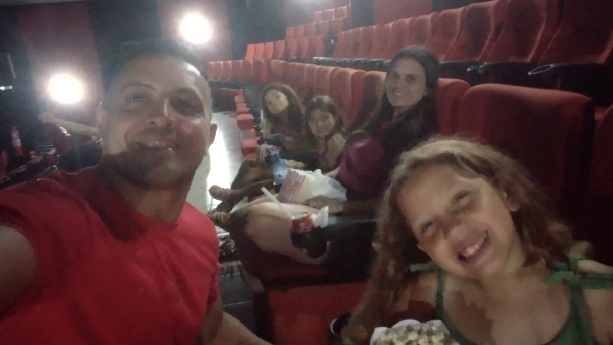 ricardo63814057's tweet photo. Bom dia Ricardo manda um Beijo pra essa turminha que não perde o JM ilhéus, #vcnojm https://t.co/BLPMshLWuy