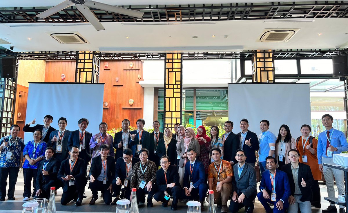IndahSP_MD's tweet photo. Young Interventionist Session - In Conjunction with @apsc_office Young Community in #ISICAM2023
📌 PCI of tortuous coronary arteries can be challenging ➡️Be patient, be gentle 
📌Keep up w/ latest techniques and technologies

@uziyahya46 @wishnuaditya @Jonyap88 @aninkasaboe https://t.co/i2hpbknmPq