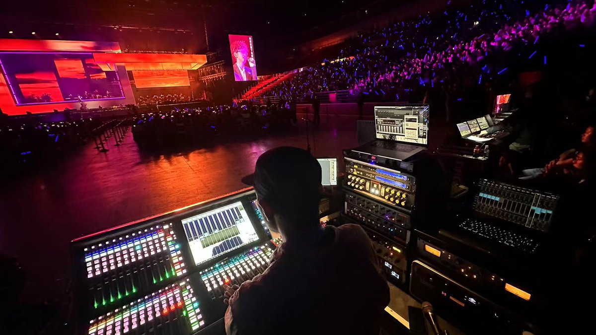 The CoralWorks Sudio used our product for a Live show.
(You can see the excellent user experience came from his expression😋)
#hardware  #bishop  #equalizer #Compressor #gainlabaudio #Musicchina2023 #Empress #Dictator