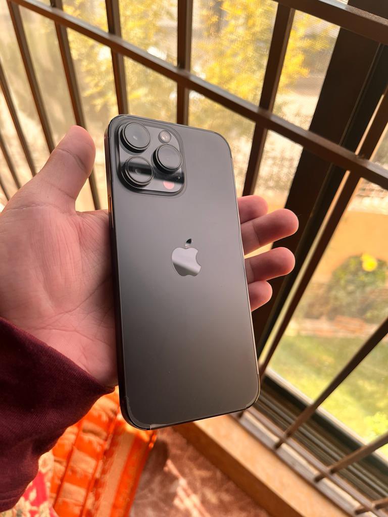 JunaidFarrukhh's tweet image. Iphone 14 Pro - @syncxworld 

HK 
PTA Approved 
Scratchless 10/10 
91% Battery health 
Dual Sim 
Instant sale 
128GB