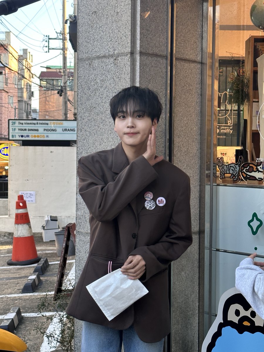 요즘 관리자 자랑거리: 🤎우주최강 아기 엠씨님🤎

이거 보라구요.. (핫한ZIP 망원동편 봤냐구요..ㅜ)
인터뷰이를 대하는 큐티 &amp; 서윗한 자세..

👉🏻 youtu.be/IEnK2RG4PO8

🔽강남구 핫메추🔽
#MZ요정_쭈니야_여기가_핫한ZIP

#핫한ZIP시즌2 #핫한ZIP #MZ요정
#형준 #HYEONGJUN #크래비티 #CRAVITY