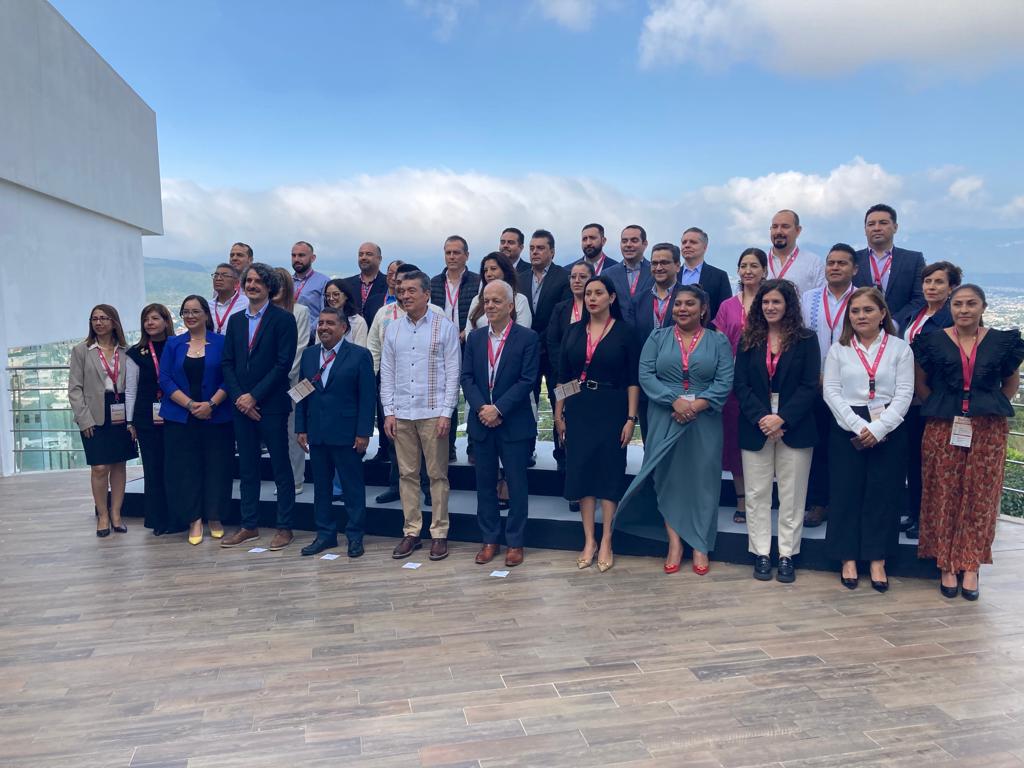 fiap_es's tweet photo. 🫱🏾‍🫲🏽Celebramos el I Encuentro Nacional de Titulares de Subsecretarías de Ingresos de México 🇲🇽.

Intercambiamos buenas prácticas para afrontar retos en materia de política de ingresos y administración tributaria ✅.

Más de #EU4Equity 🇪🇺 en https://t.co/HCYqmmzVor https://t.co/Bxfr2h53aE