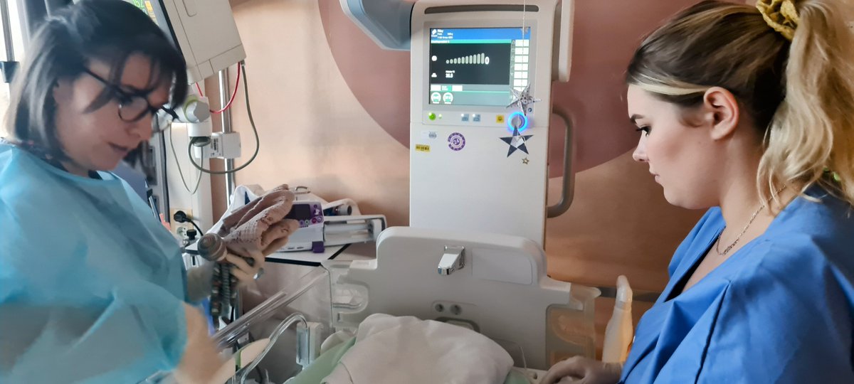 CHUnantes's tweet photo. 👶🌍 17 novembre, journée mondiale de la  #prématurité, zoom sur les nouvelles chambres au CHU de Nantes qui  permettent de ne plus séparer les bébés prématurés de leurs parents lors  de leurs premiers jours.

ℹ️https://t.co/wPpuvvgVT7

#BERSE #néonatalogie #Nantes https://t.co/d1dvFRIhHd