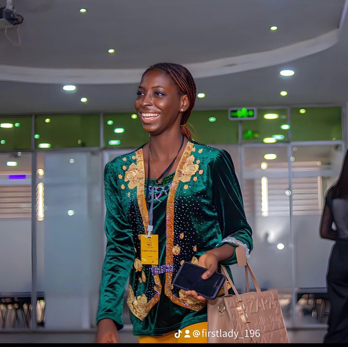 7Labake's tweet image. A new day to smile