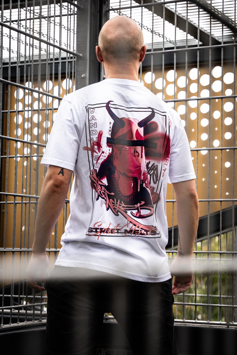 StreetMelt's tweet photo. Vanduls ‼️
The first people have started receiving their The Heist tees!🔥
We would be thrilled to see you wearing your new tees.👀
Don’t forget to tag us in your post🫠
We could have some prize for the best photo🤫
Thank you for your patience and #LetsMelt 🫠🫠🫠 https://t.co/j5e2YrOlk4
