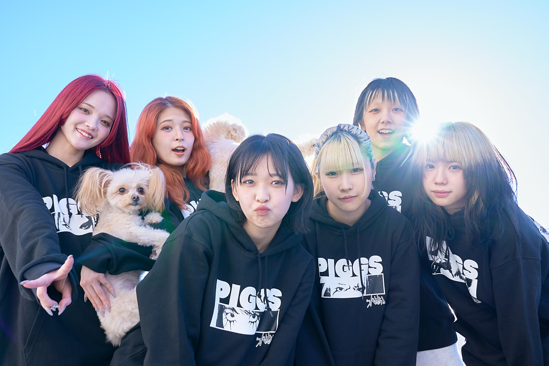 L】PIGGS SUPERBAD メンバーフォトTee プー・ルイ プー・ルイ on X