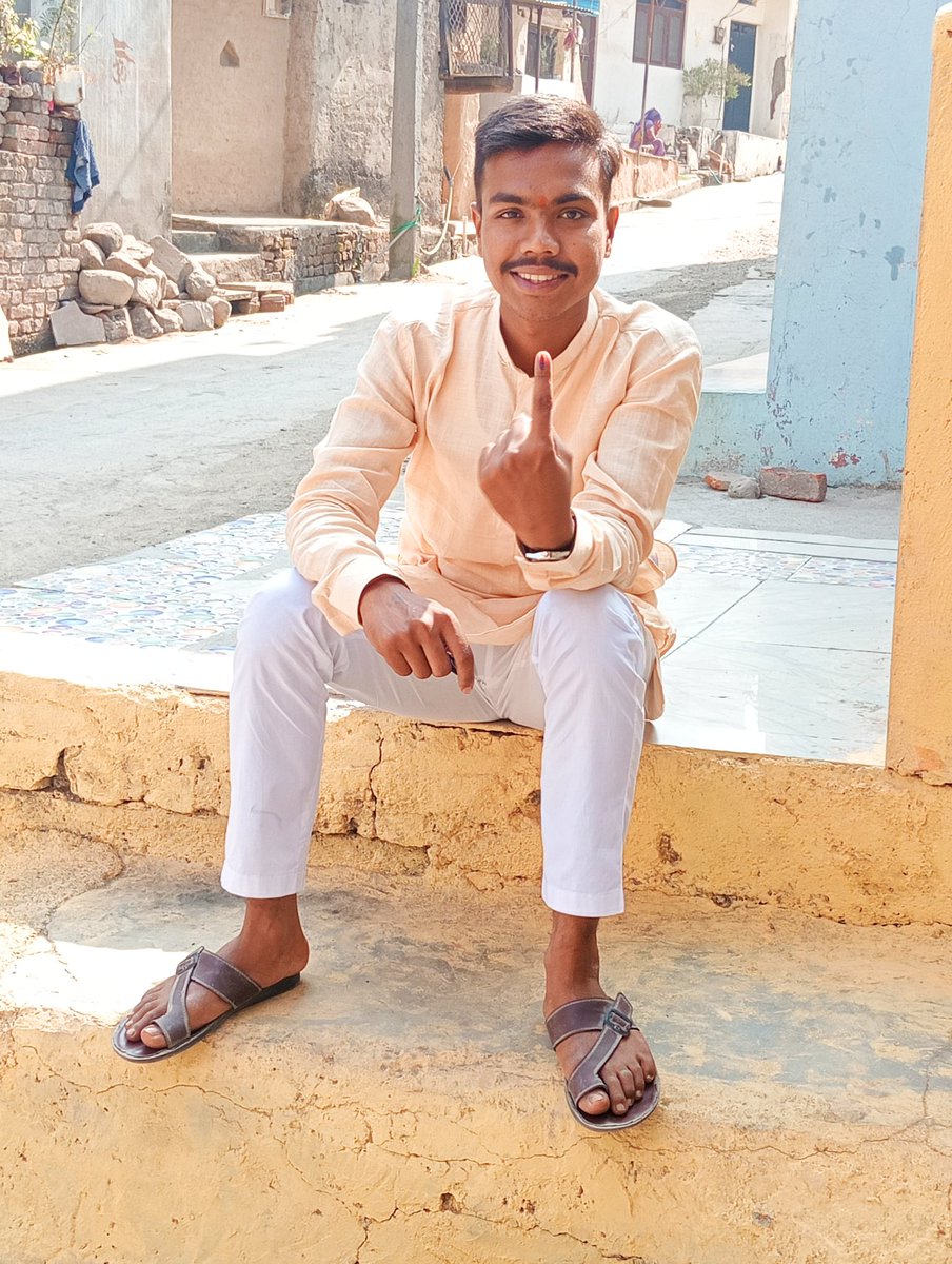 bdurgeshwaghela's tweet photo. इदं राष्ट्राय, इदं न मम
#NationFirst
#VoteMust https://t.co/tjgJmebGBJ