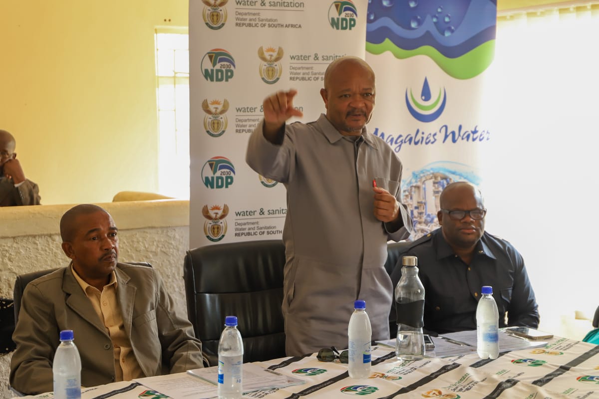 Senzo_Mchunu_'s tweet photo. [Dinokana Ministerial oversight visit]  📍 Bogosi bo-Ramoiloa Traditiona Authority, Dinokana, North West. After this,we will conduct site inspections, checking the pipeline and the refurbishment of the Dinokana pumpstation @DWS_RSA @GovernmentZA #ServiceDeliveryAcceleration https://t.co/c6oKUu46ok