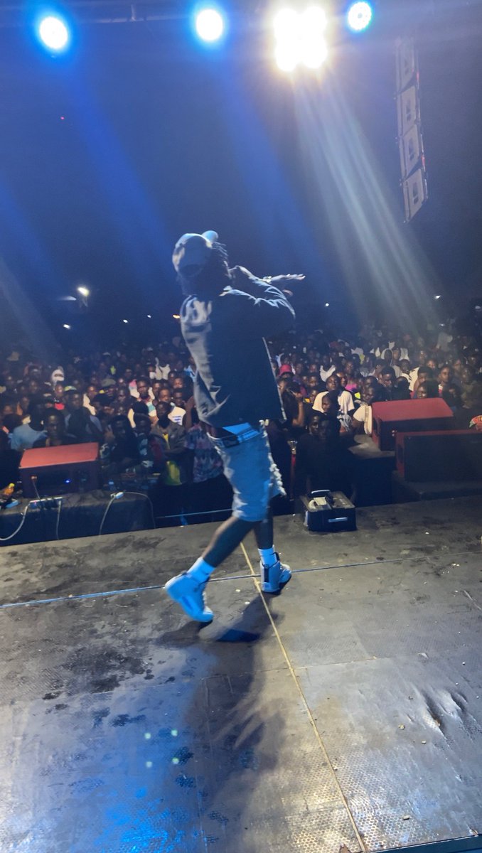 1Dedon's tweet photo. TOo GOOD TO BE TRUE🌍🌟

Massive Turn UP🔥🔥🔥 At #Ejisu 🗺️ Okese Studium 🏟️ #thereturnofokomfoanokye 😈

History Was Made📑🎶

SHOOT By📸:: @jaykuff_studio https://t.co/KcboNIYjTT